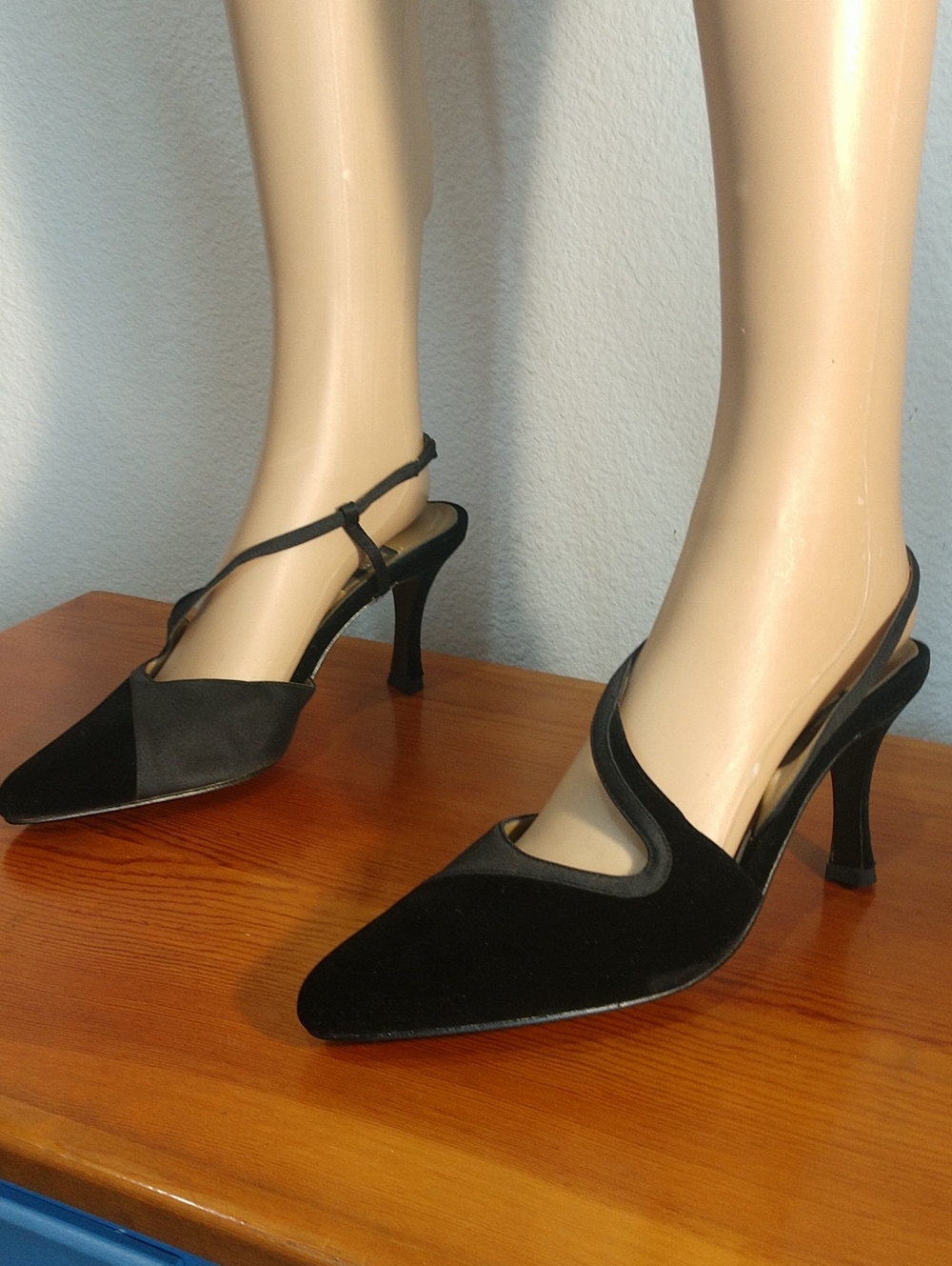 Nina Black Pointed-Toe Slingback Heels